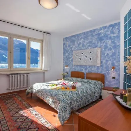Sleeps 8 *
