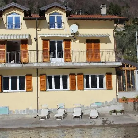 Sleeps 8 بيت للعطل