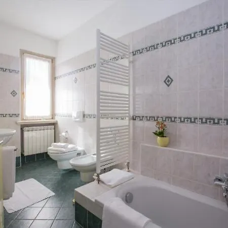 Sleeps 8 * Cima